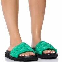 AZALEA WANG BEE FLAT SANDAL IN GREEN