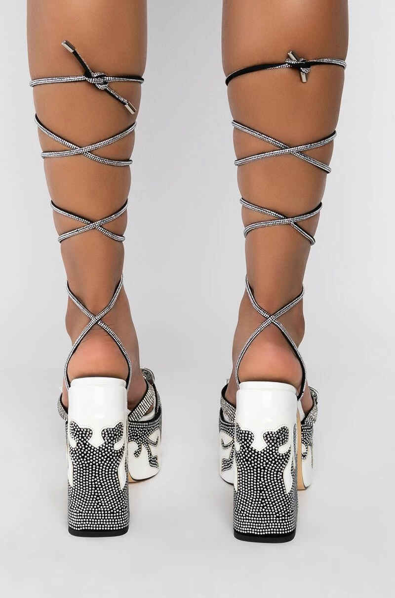 AZALEA WANG BOLDER THAN YOU CHUNKY SANDAL IN BLACK WHITE 3 AZALEA WANG BOLDER THAN YOU CHUNKY SANDAL IN BLACK WHITE - Image 3