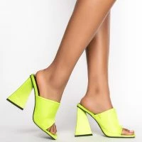 AZALEA WANG CAUGHT IN A DREAM CHUNKY SANDAL IN GREEN
