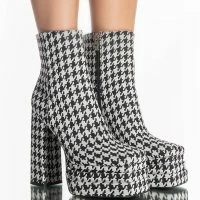 AZALEA WANG CAYENNE HOUNDSTOOTH CHUNKY BOOTIE IN BLACK WHITE