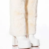 AZALEA WANG COCO FUR FOLD OVER BOOT IN WHITE
