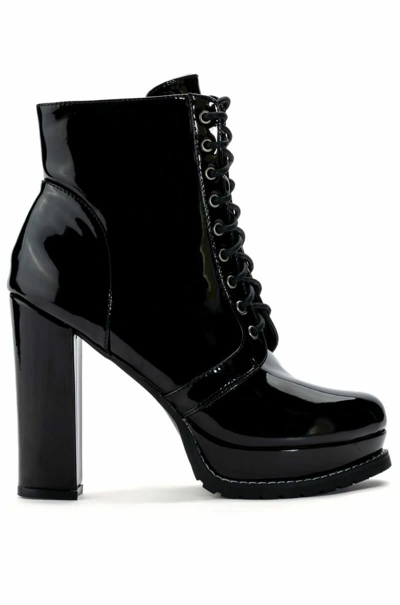 AZALEA WANG FREDDIE CHUNKY LACE UP BOOTIE IN BLACK 2 AZALEA WANG FREDDIE CHUNKY LACE UP BOOTIE IN BLACK - Image 2
