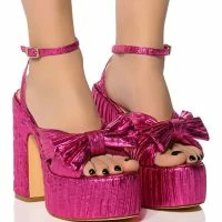 AZALEA WANG GENEROUS CHUNKY STRAP SANDAL IN PINK