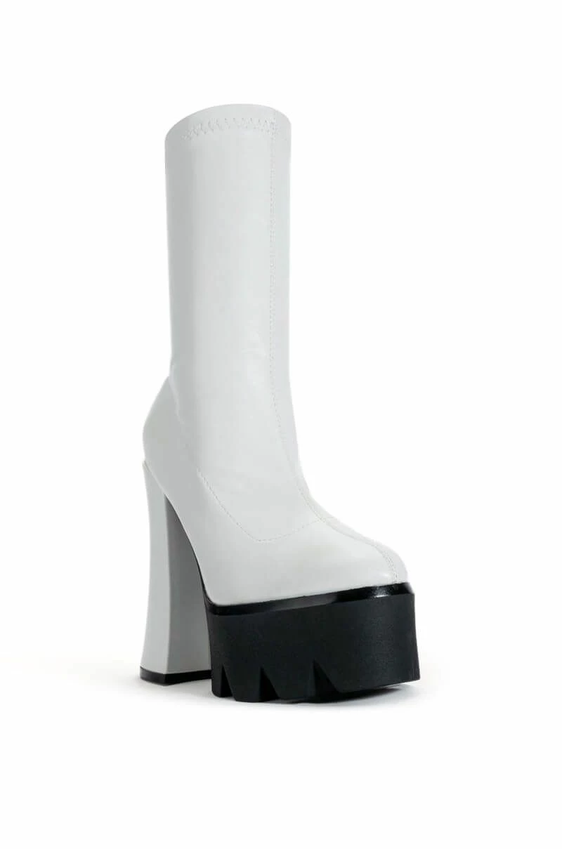 AZALEA WANG TATI CHUNKY BOOT IN WHITE 3 AZALEA WANG TATI CHUNKY BOOT IN WHITE - Image 3