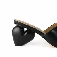 BUBBLEHEART CHUNKY SANDAL IN BLACK -Sewing Down South shop bubbleheart chunky sandal in black black 5 5