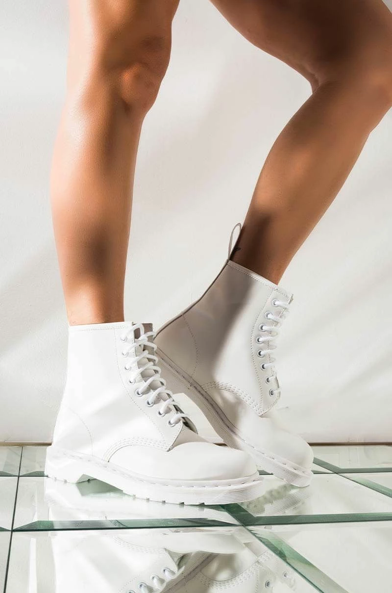 DR. MARTENS 1460 WHITE MONO SMOOTH ANKLE BOOTS 1 DR. MARTENS 1460 WHITE MONO SMOOTH ANKLE BOOTS