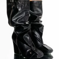 LUXE IN LOVE KNEE HIGH CHUNKY BOOT IN BLACK