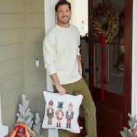 Sewing Down South HOLIDAY 2022: Nutcracker Holiday Pillow -Sewing Down South shop sds holiday22 318 websize 2400x