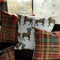 Sewing Down South HOLIDAY 2022: Herd Of Reindeer Pillow -Sewing Down South shop sds holiday22 392 websize 2400x