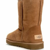 UGG WOMENS CLASSIC SHORT HERITAGE BOOTS -Sewing Down South shop ugg womens classic short heritage boots chestnut 4 4